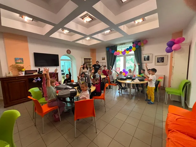 Atmosfera din sala de clasă în ziua distribuirii